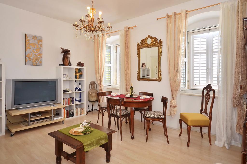 Apartment Pere S Mora ميميتسا الغرفة الصورة